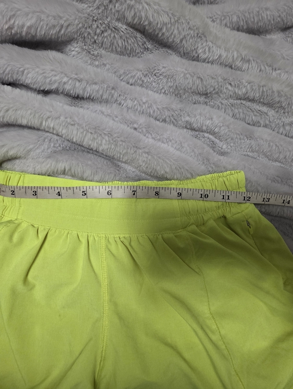 Lululemon Hotty Hot Shorts Neon Yellow Size 6 Lined - Picture 10 of 10
